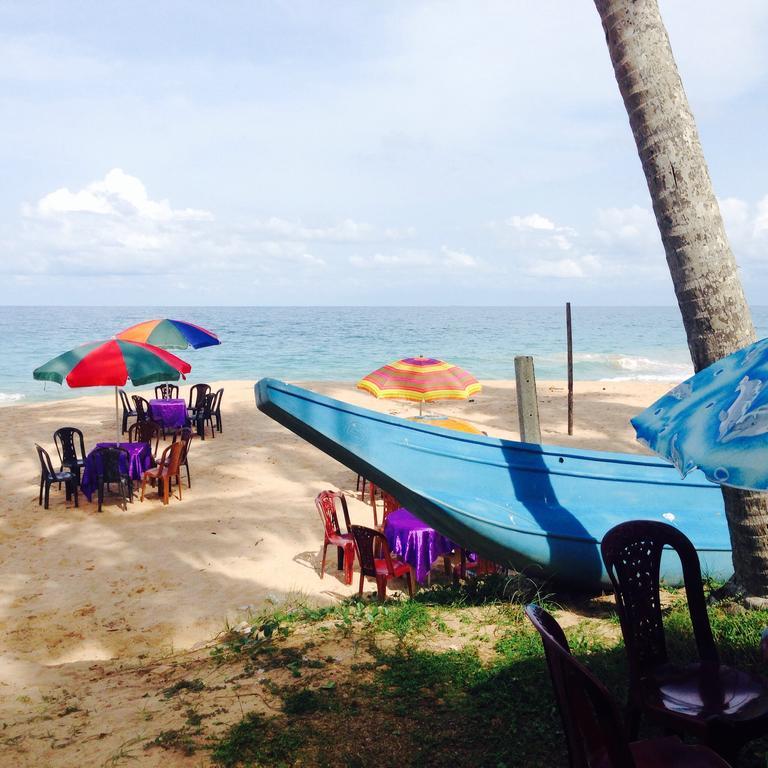 Rainbow Beach Hotel ฮิกคาดูวา ภายนอก รูปภาพ