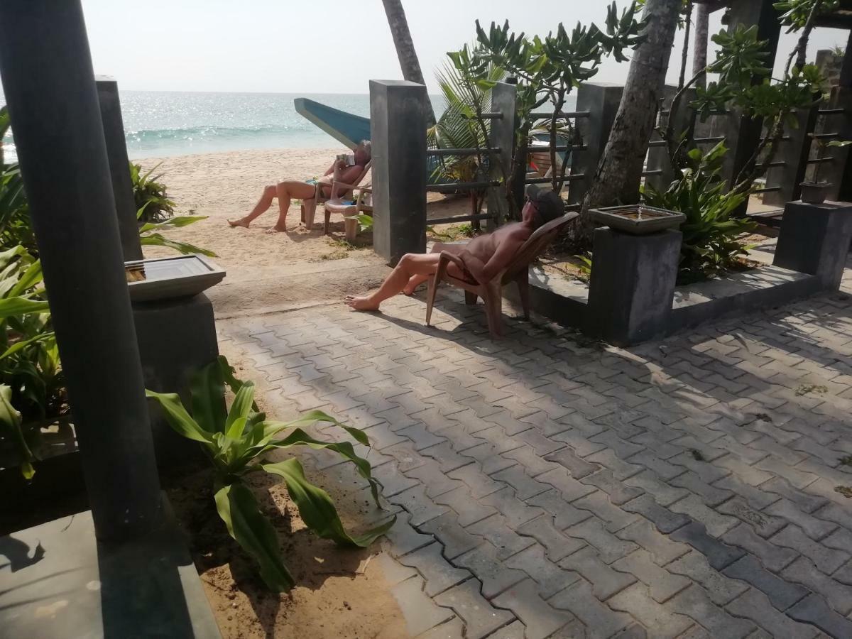 Rainbow Beach Hotel ฮิกคาดูวา ภายนอก รูปภาพ