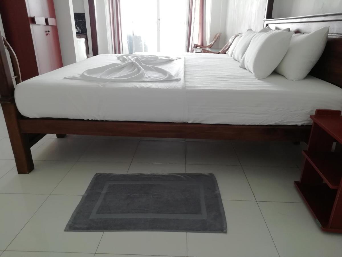 Rainbow Beach Hotel ฮิกคาดูวา ห้อง รูปภาพ